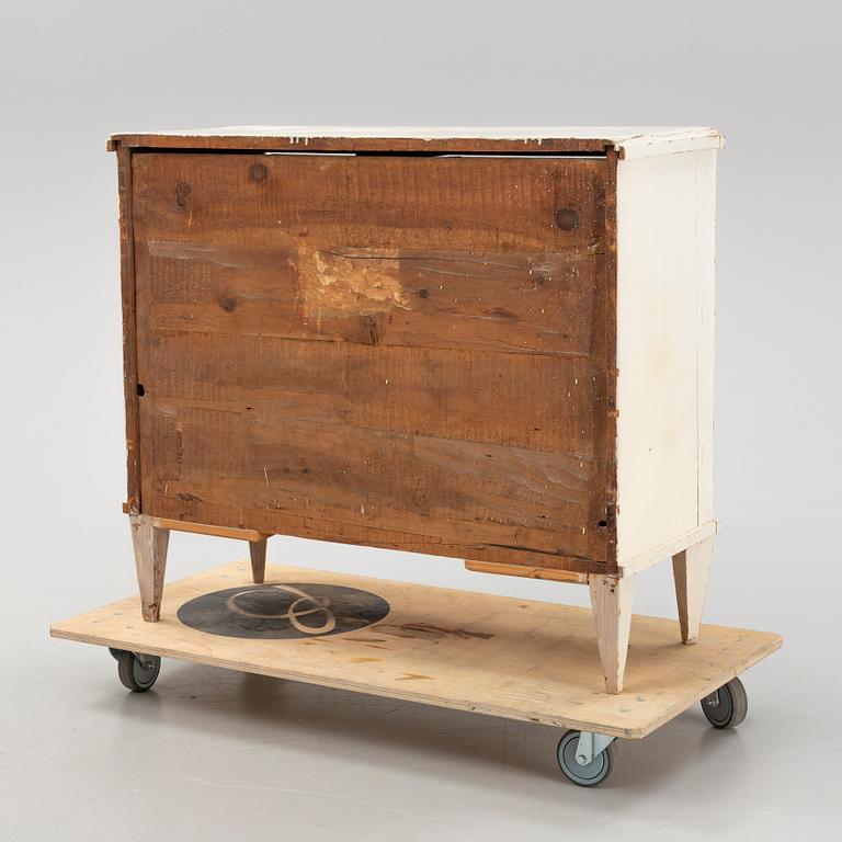 A Gustavian chest of drawers, early 19th century.