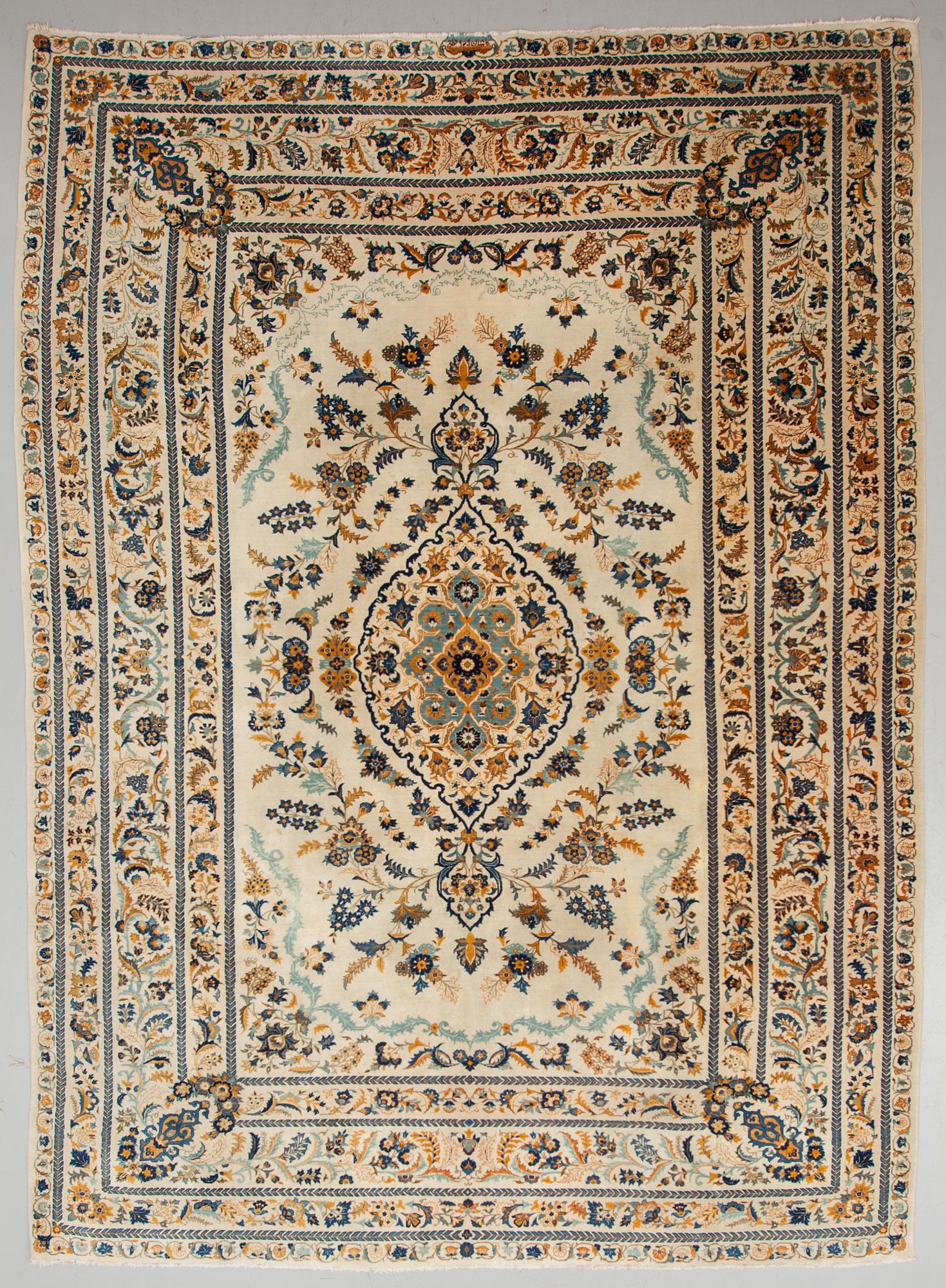 MATTA, old/semiantik, Keshan, signerad, ca 360 x 263 cm.