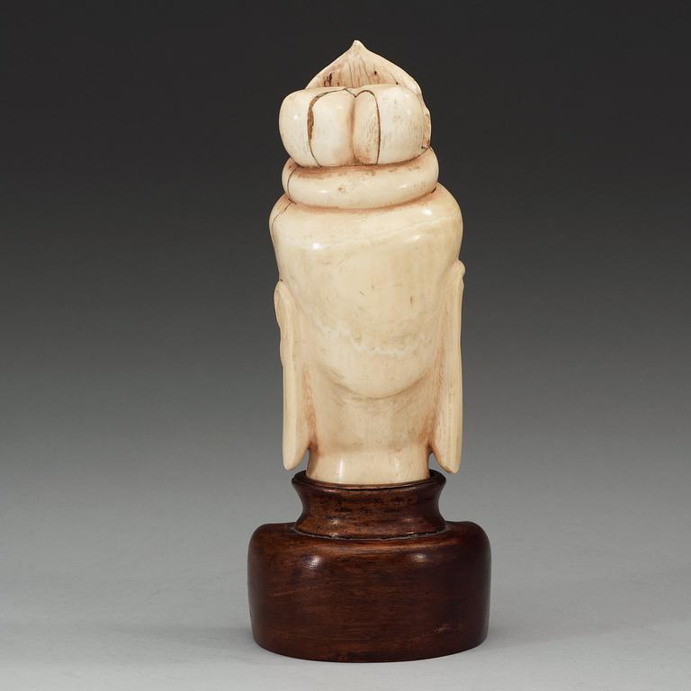 GUANYIN, elfenben. Qing dynastin (1644-1912).