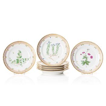 463. A set of seven Royal Copenhagen 'Flora Danica' plates, Denmark, 20th Century.