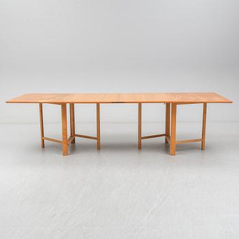 Bruno Mathsson, a 'Maria flap' elm gate leg table by Karl Mathsson, Värnamo, Sweden 1941, designed in 1936.