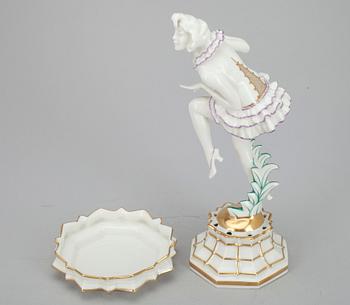 FIGURIN, porslin, Hutchenreuther Selb-Bavaria, Abteilung für Kunst, sign. K.Tutter. 1900-tal.