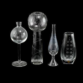 Bengt Orup · VASER, 4 st, glas, Bengt Orup samt troligen Bengt Orup, Johansfors, 1900-talets andra hälft.