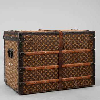 LOUIS VUITTON, monogram trunk, around 1900.