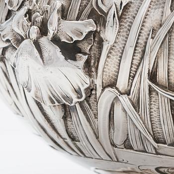 An Arthur & Bond sterling silver flower pot, Yokohama, late Meiji-era, circa 1900.