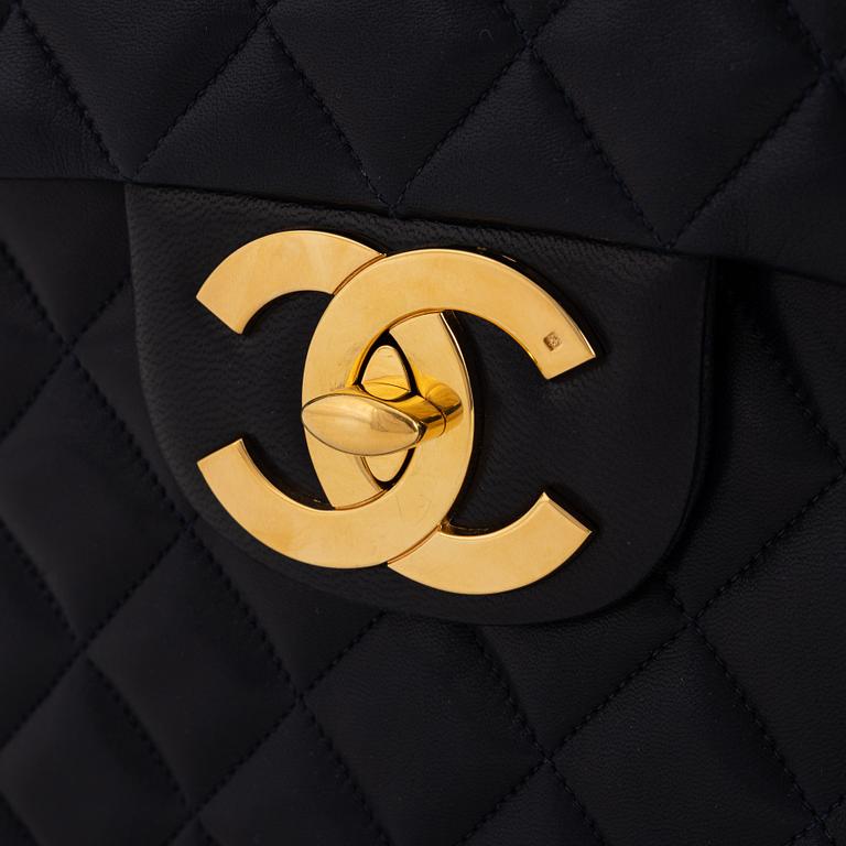 Chanel, väska "Maxi flapbag", 1991-1994.