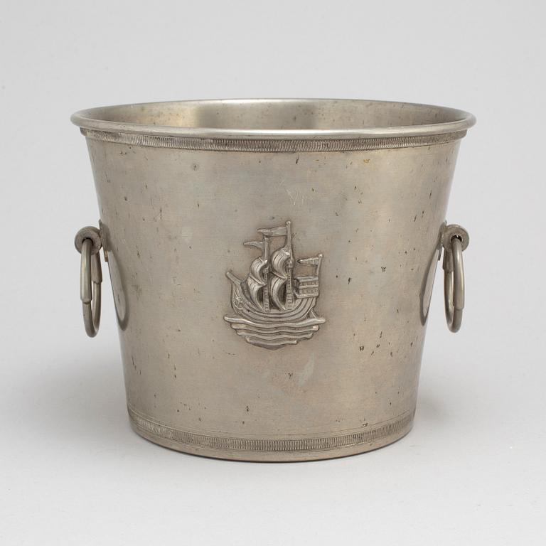 ICE BUCKET/CHAMPAGNE COOLER, pewter, CG Hallberg, 1933.