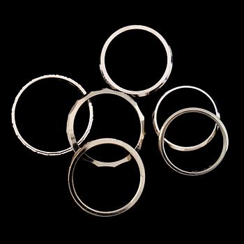 RINGAR, 7 st, 18 k vitguld. Vikt ca 22 gram.