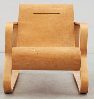 An Alvar Aalto laminated birch and plywood armchair, 'Paimio', model 41, retailed by Finmar Ltd, Finland circa 1932.