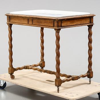 BORD, Kalmar Fajans och Nordiska Kompaniet, kring 1900-talets mitt.