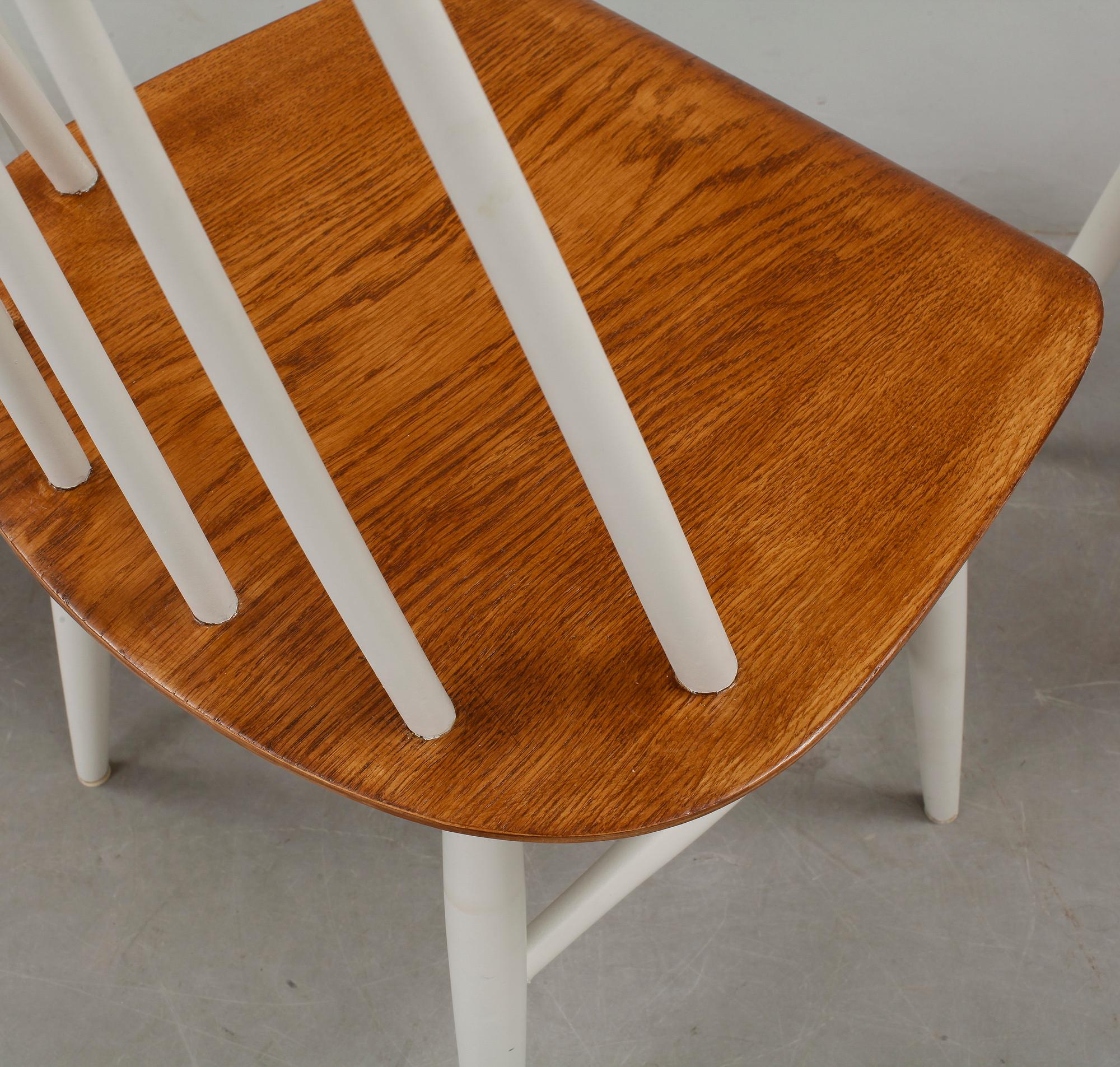 STOLAR, 4 st. "Fanett". Ilmari Tapiovaara, Edsbyverken. Modellen formgiven 1949.