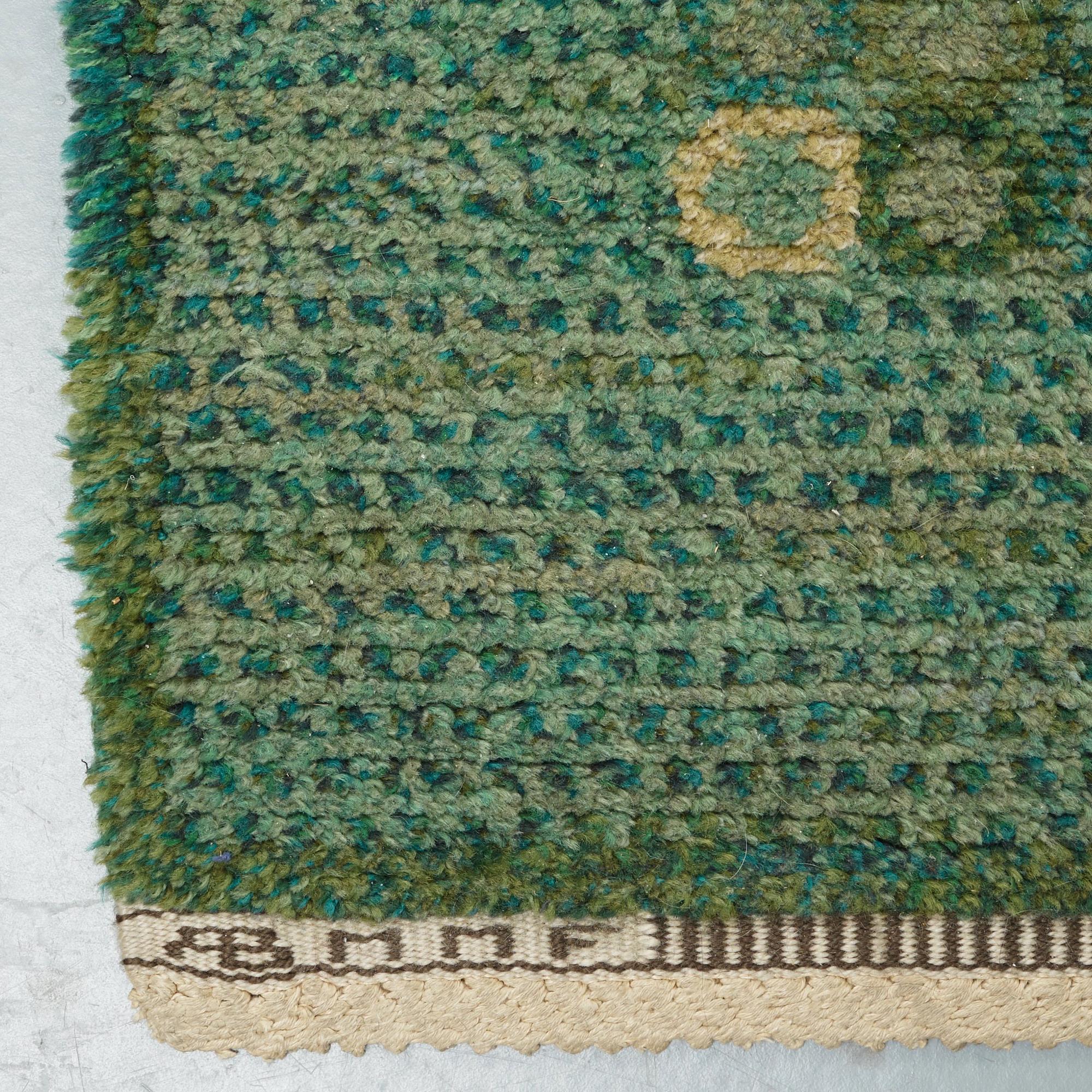 Barbro Nilsson, matto, "Bankrabatten grön", knotted pile, ca 502-504 x 202,5-207 cm, signed AB MMF BN.