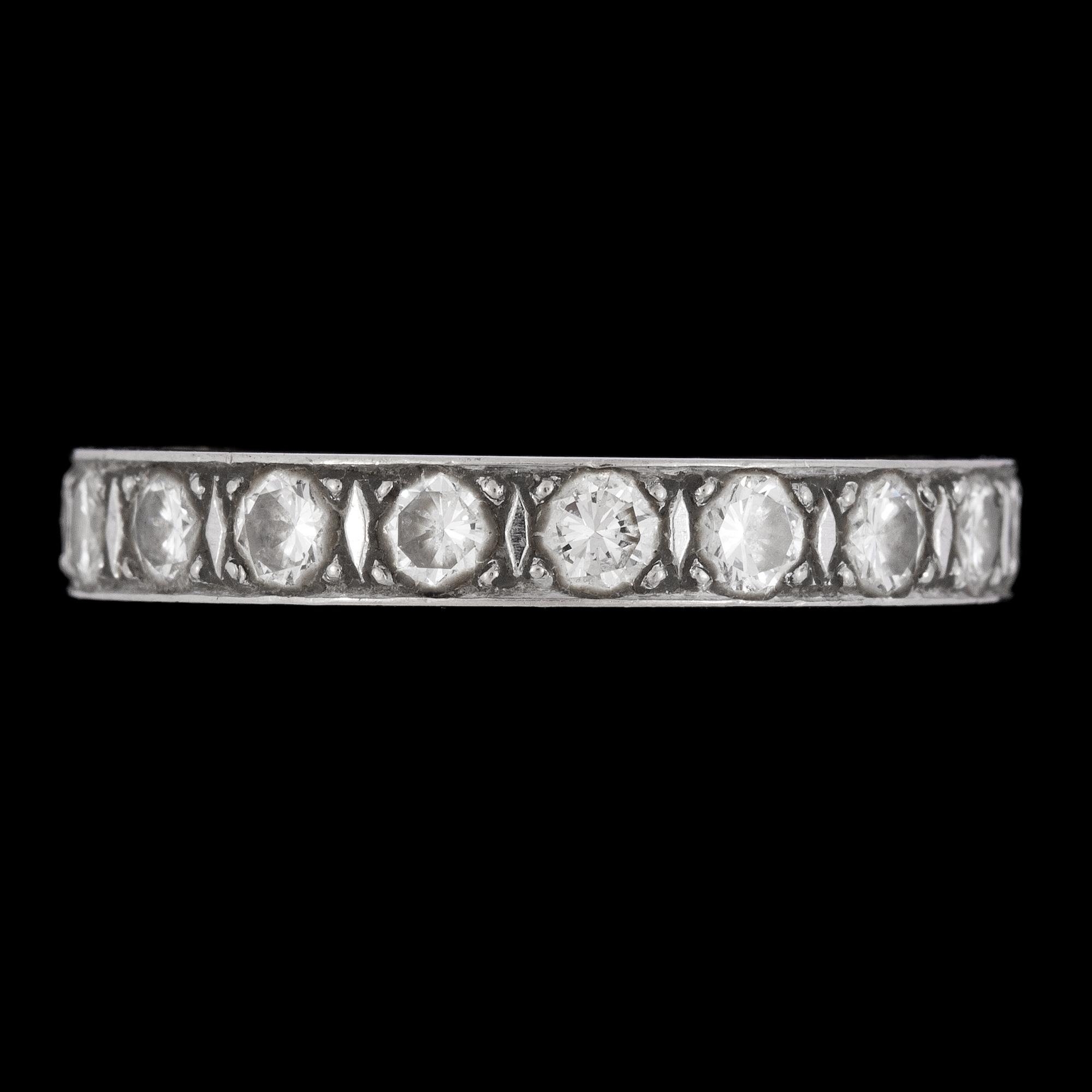A brilliant cut diamond eternity ring, tot. app. 2.50 cts.