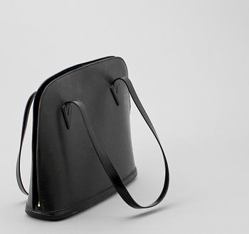 1362. A lack epi leather shoulder bag by Louis Vuitton.