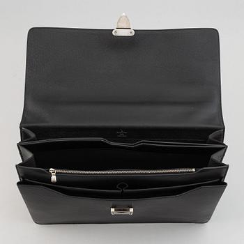 Louis Vuitton, a 'Neo Robusto' briefcase.
