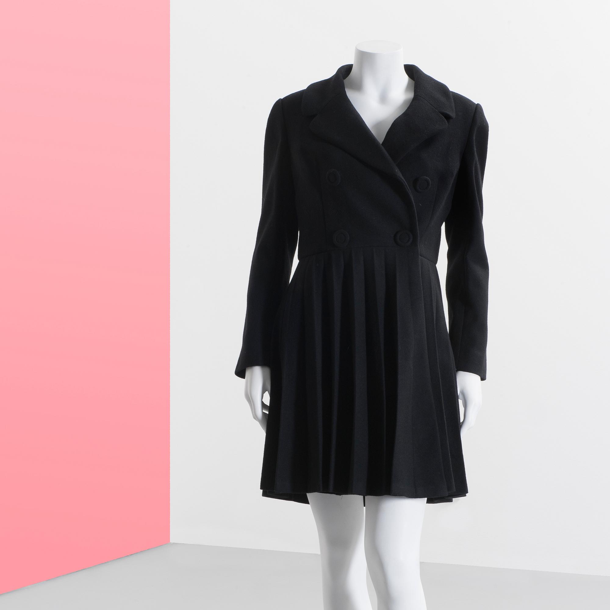 KAPPA, Red Valentino, storlek 44.