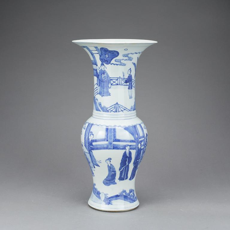 VAS, porslin, Kangxistil, Kina 1800-tal.