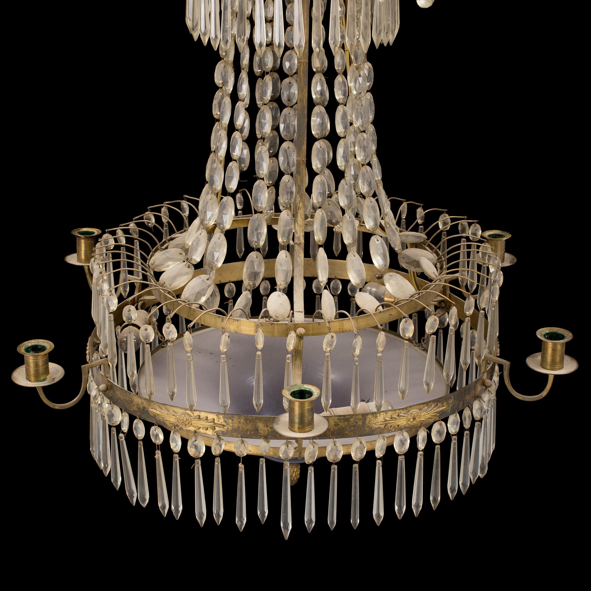 a chandelier from the first half of the 20th century.