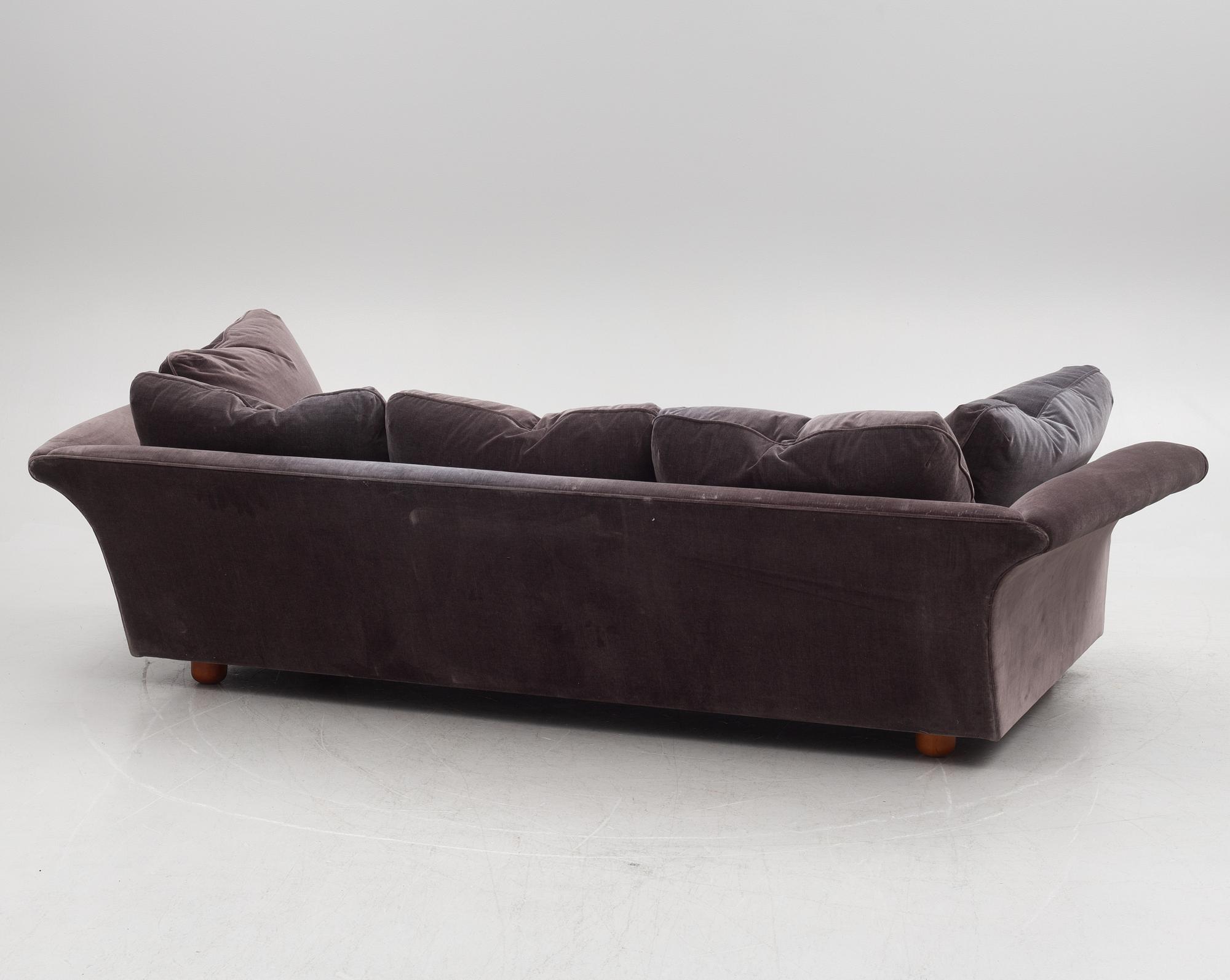 Josef Frank, soffa, "Liljevalchssoffan", Firma Svenskt Tenn, 2019.