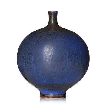 151. Berndt Friberg, a stoneware vase, Gustavsberg Studio 1975.