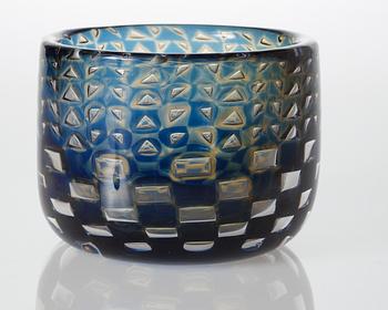 An Ingeborg Lundin 'ariel' glass bowl, Orrefors 1960.