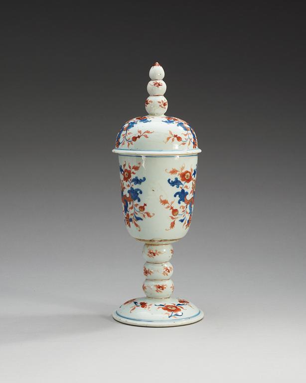 POKAL med LOCK, porslin. Qing dynastin, Kangxi (1662-1722).