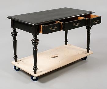 SKRIVBORD, nyrenässans, sent 1800-tal.