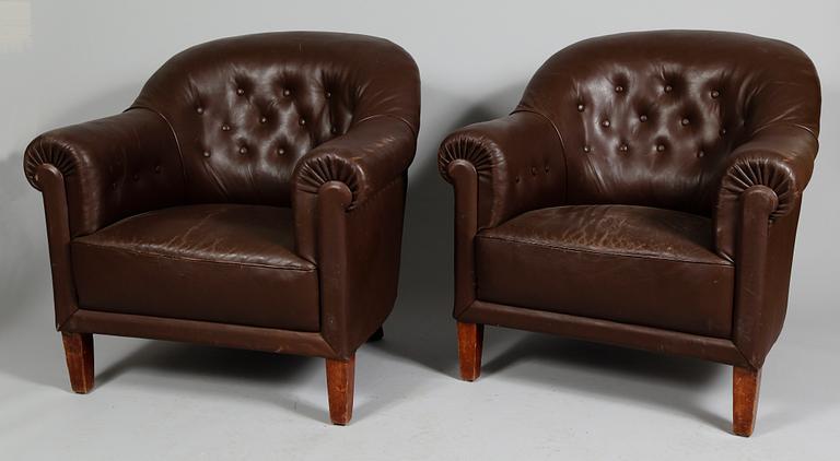 FÅTÖLJER, 1 par, Chesterfieldmodell, 1900-talets första hälft.