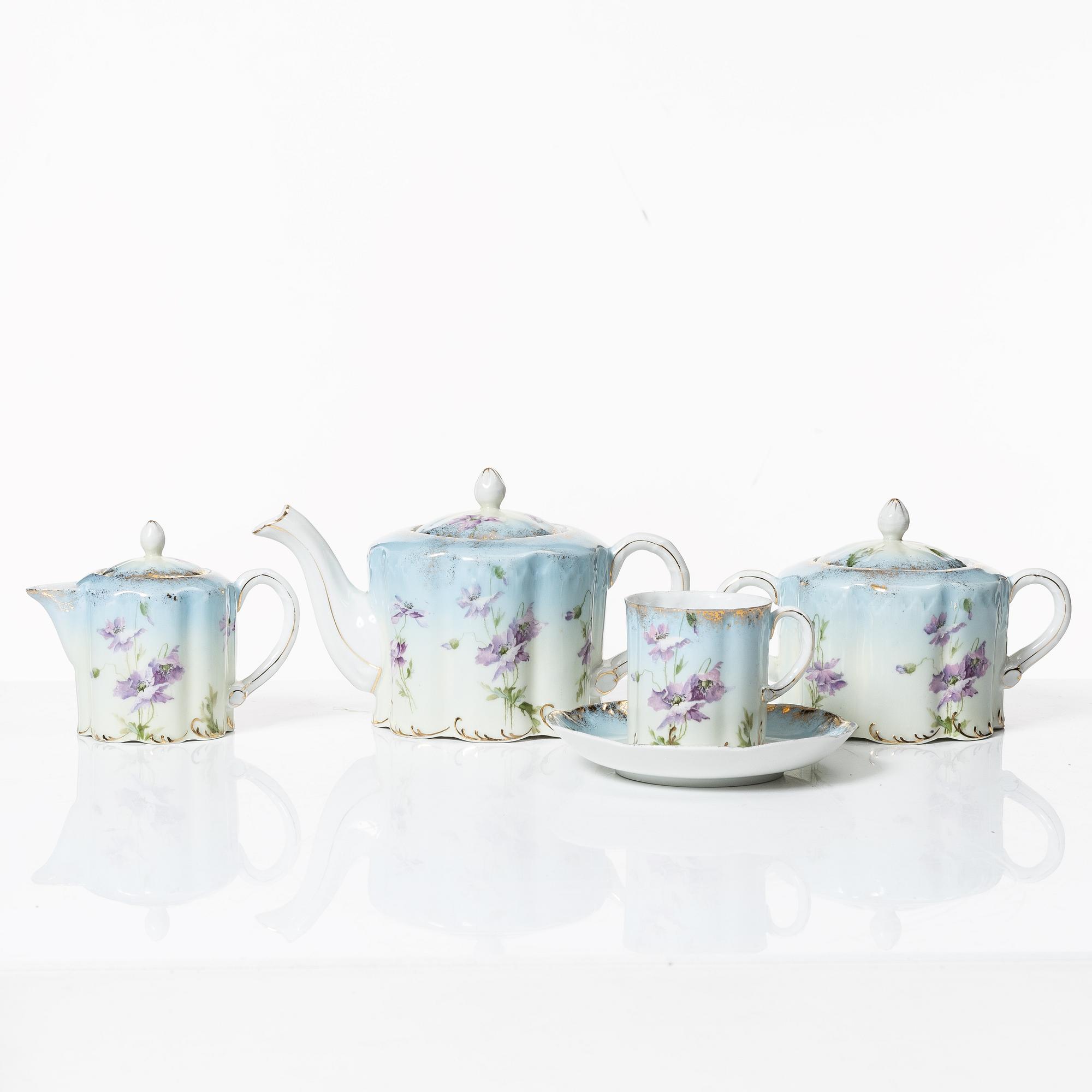 Tea service, 14 pieces, porcelain, Kuznetsov, Russia, circa 1900.