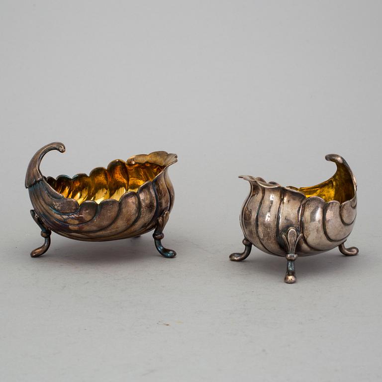 Shell shaped silver plate salts and bowls, 4+2, 20th century.