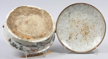 SKÅL MED LOCK, porslin, Kina, 1900-tal.