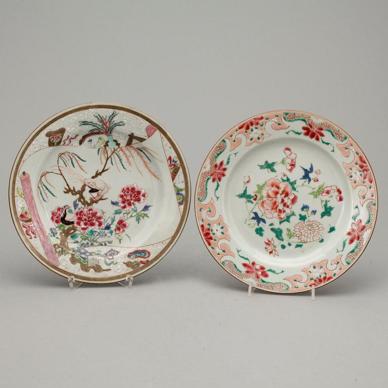 TALLRIKAR, 2+1, porslin, Qianlong, Kina 1700-tal.