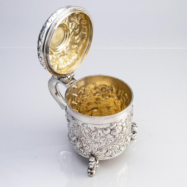A probably Danish 19th/20th century silver tankard, unknown maker. No marks.