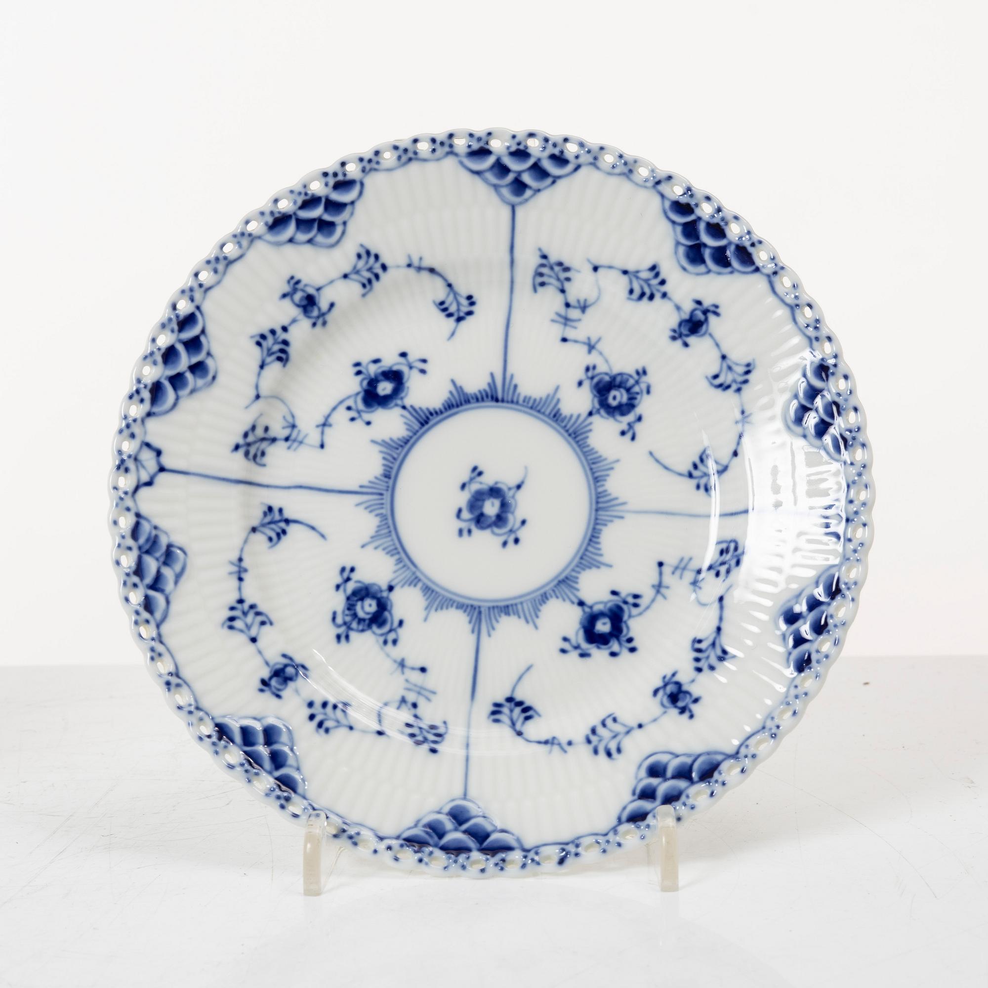 Kaffeservis, 37 delar, "Musselmalet Helblonde", Royal Copenhagen.