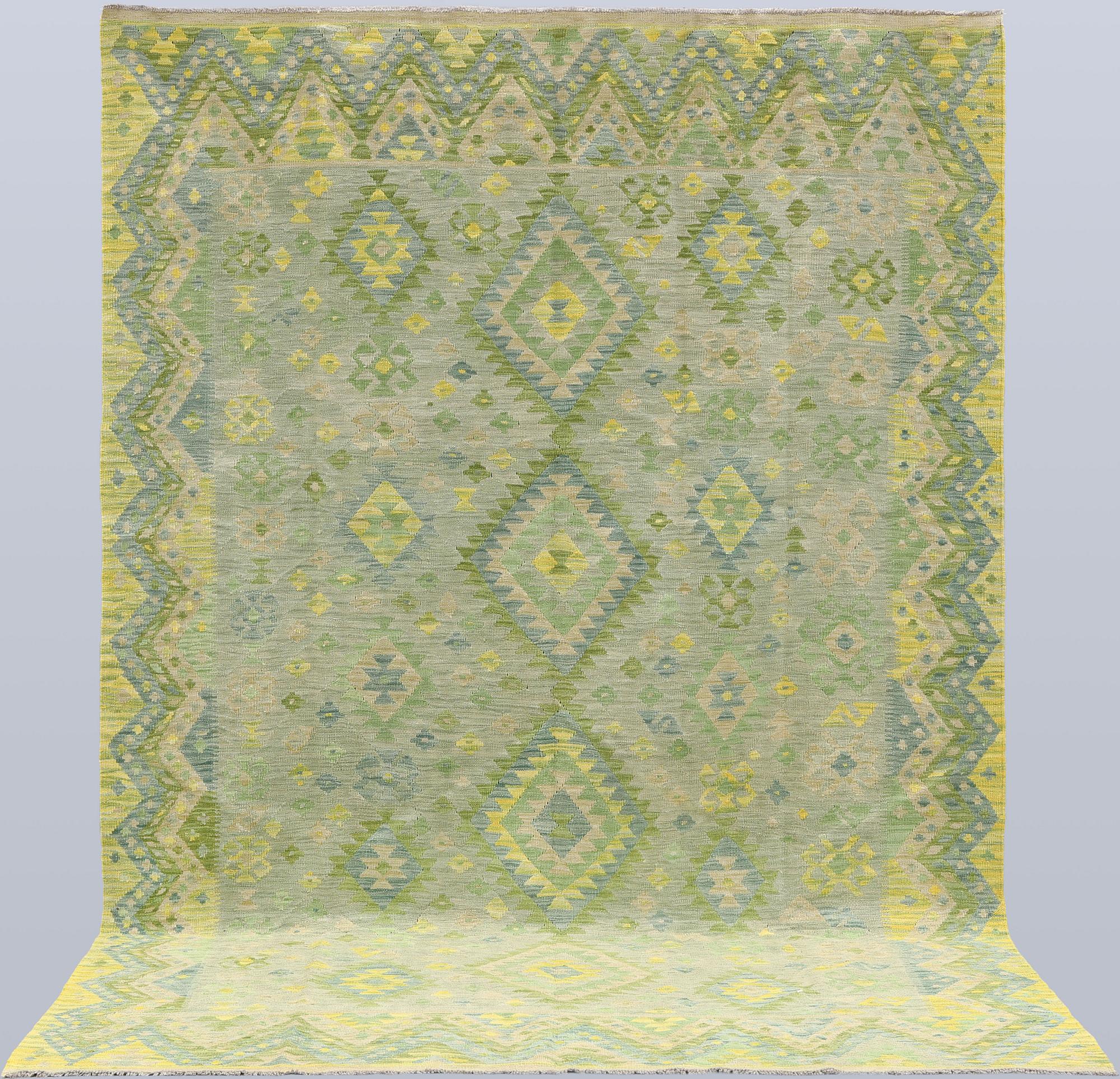 A Kilim carpet, 297 x 200 cm.