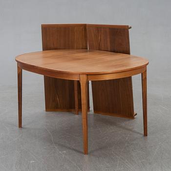 Bord, valnöt, Sverige, 1960-tal.
