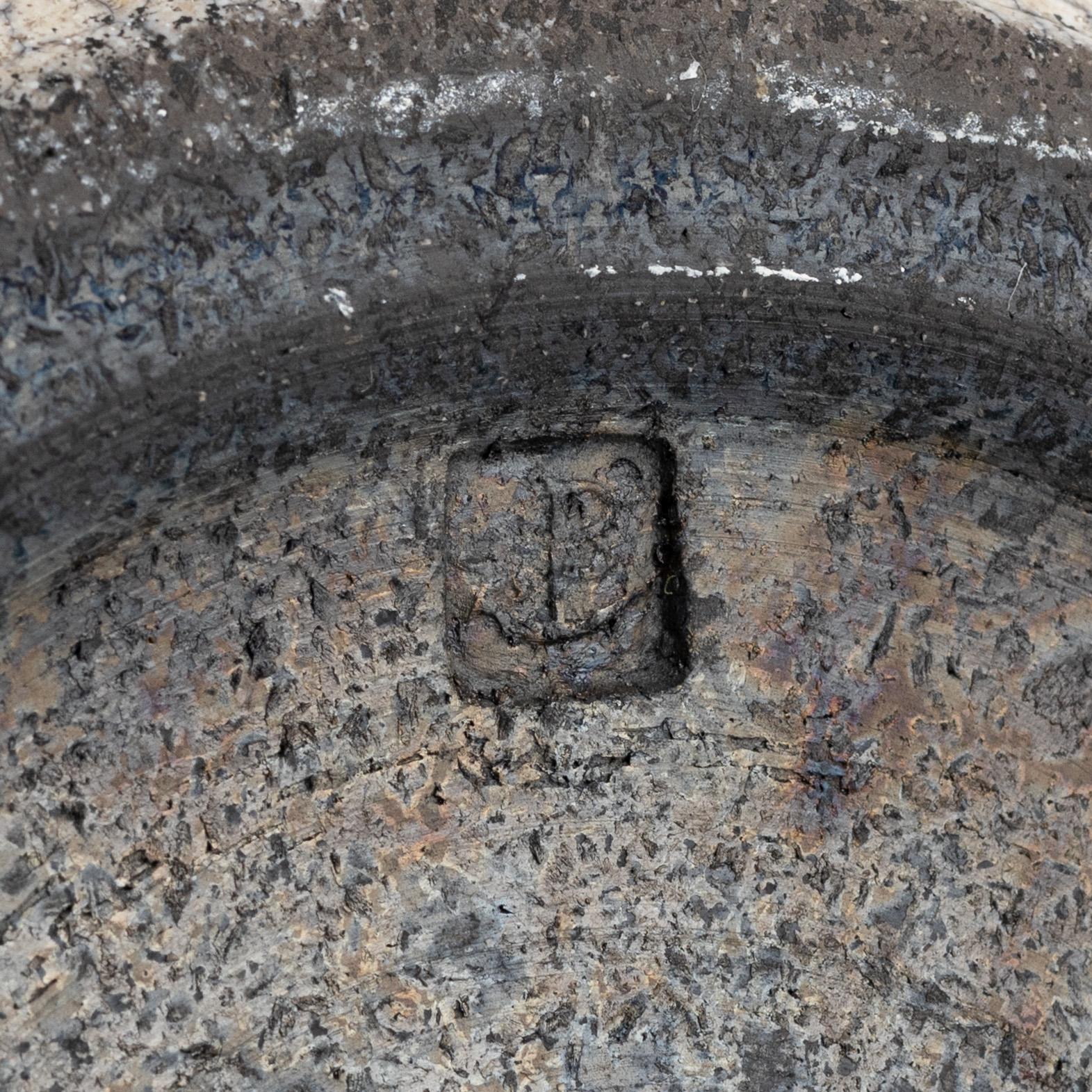 Ytterfoder, signerat, omkring 2000.