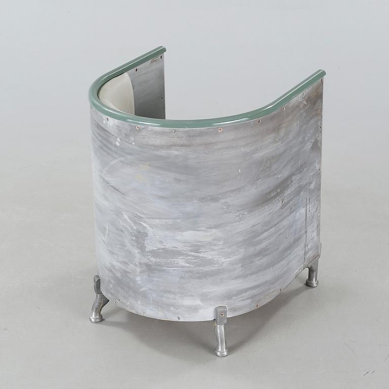 MATS THESELIUS, "Aluminiumfåtöljen", Källemo, modellen formgiven 1990.