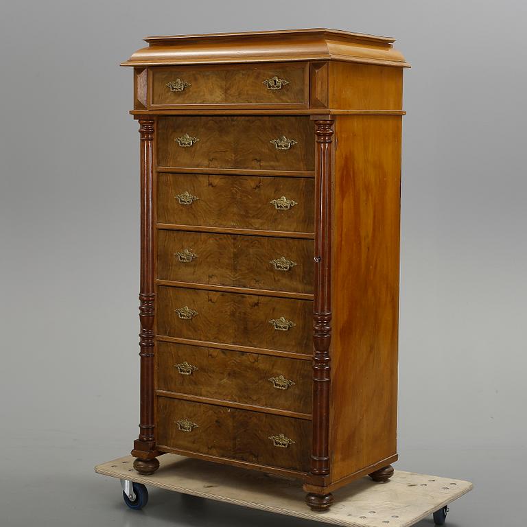 HERRBYRÅ, nyrenässans, 1800-talets slut.