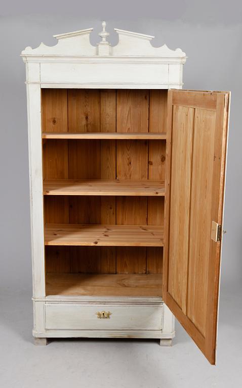 GARDEROB, sent 1800-tal.