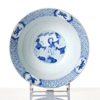 A blue and white 'figural' bowl, Qing dynasty, Kangxi (1662-1722).