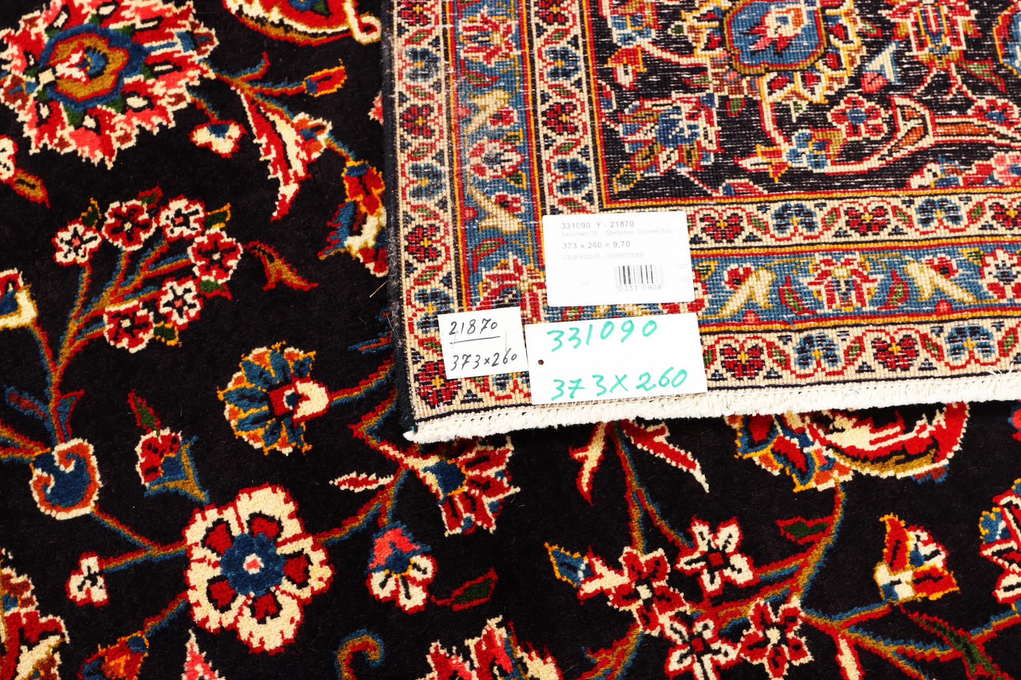 A Keshan carpet, c. 373 x 260 cm.