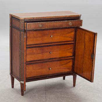 SKÅP, Louis XVI-stil. 1800-talets slut. Sydeuropa.