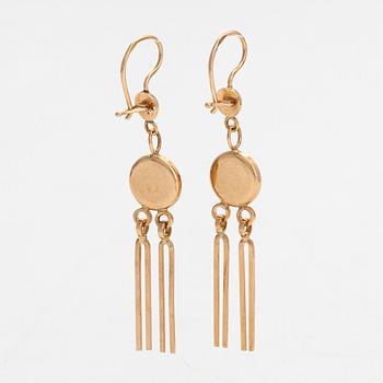 A pair of 14K gold earrings. Finland.