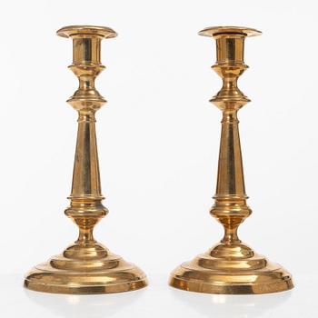 Ljusstakar, 2 par, sent 1800-tal/1900-tal samt 1900-tal.