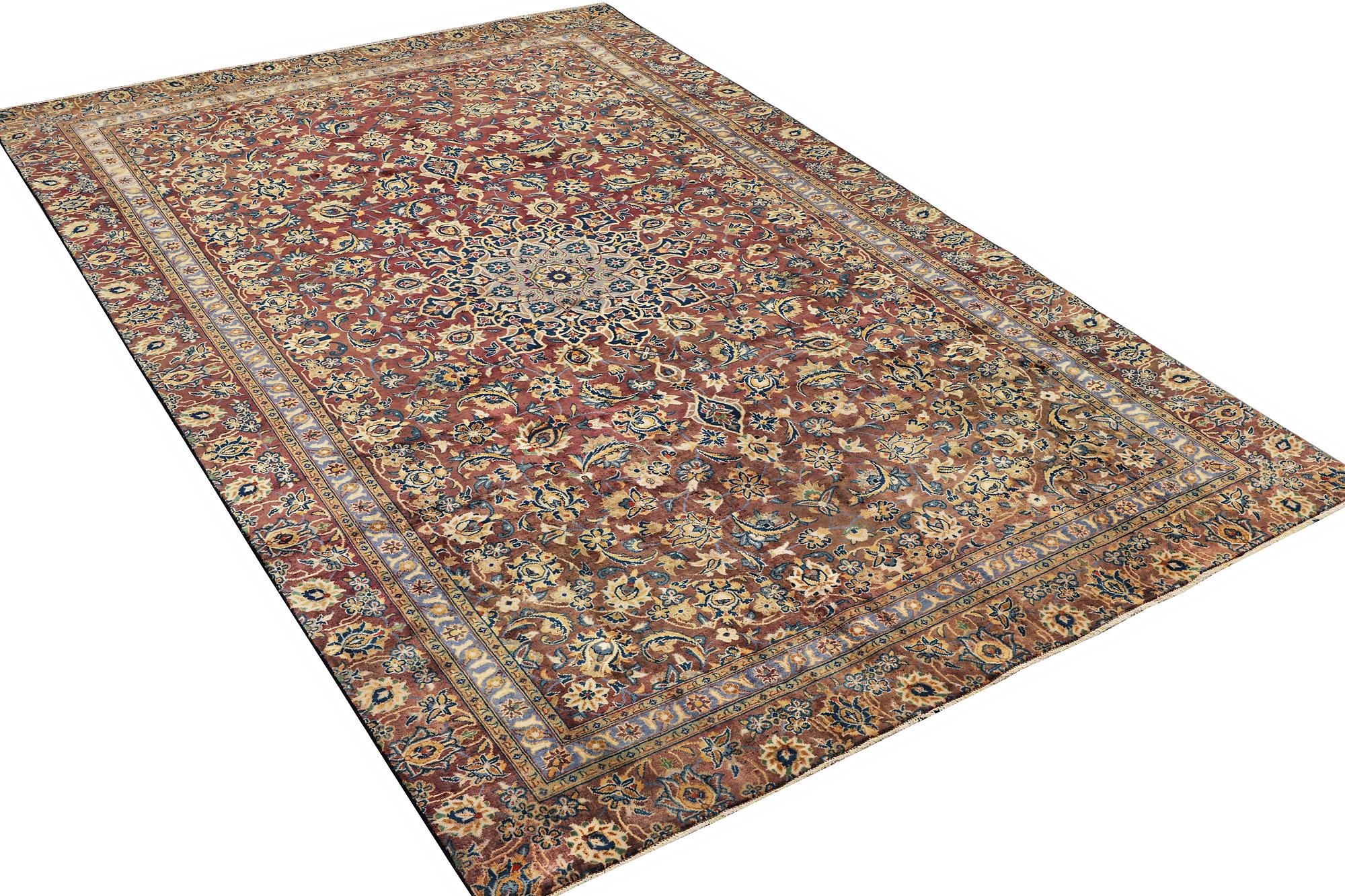 A carpet, Kashan, ca 325 x 209 cm.