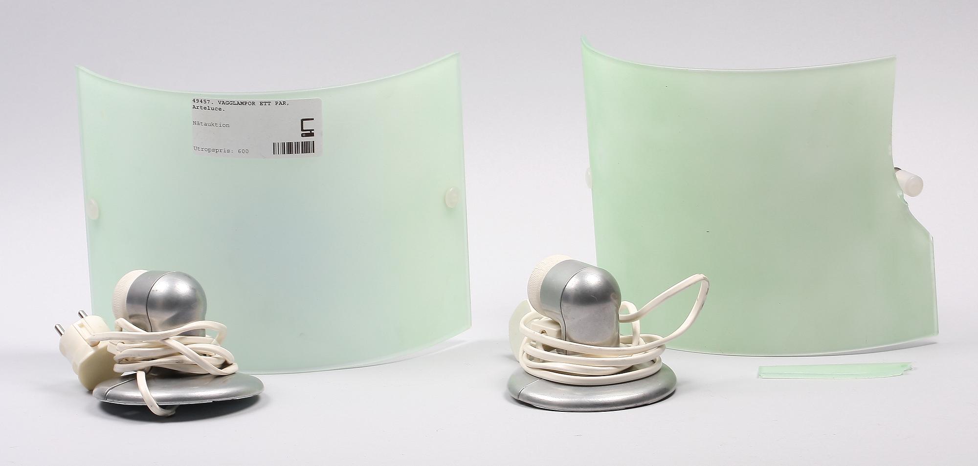 VÄGGARMATURER, ett par, "Pipertia", Arteluce, Italien.