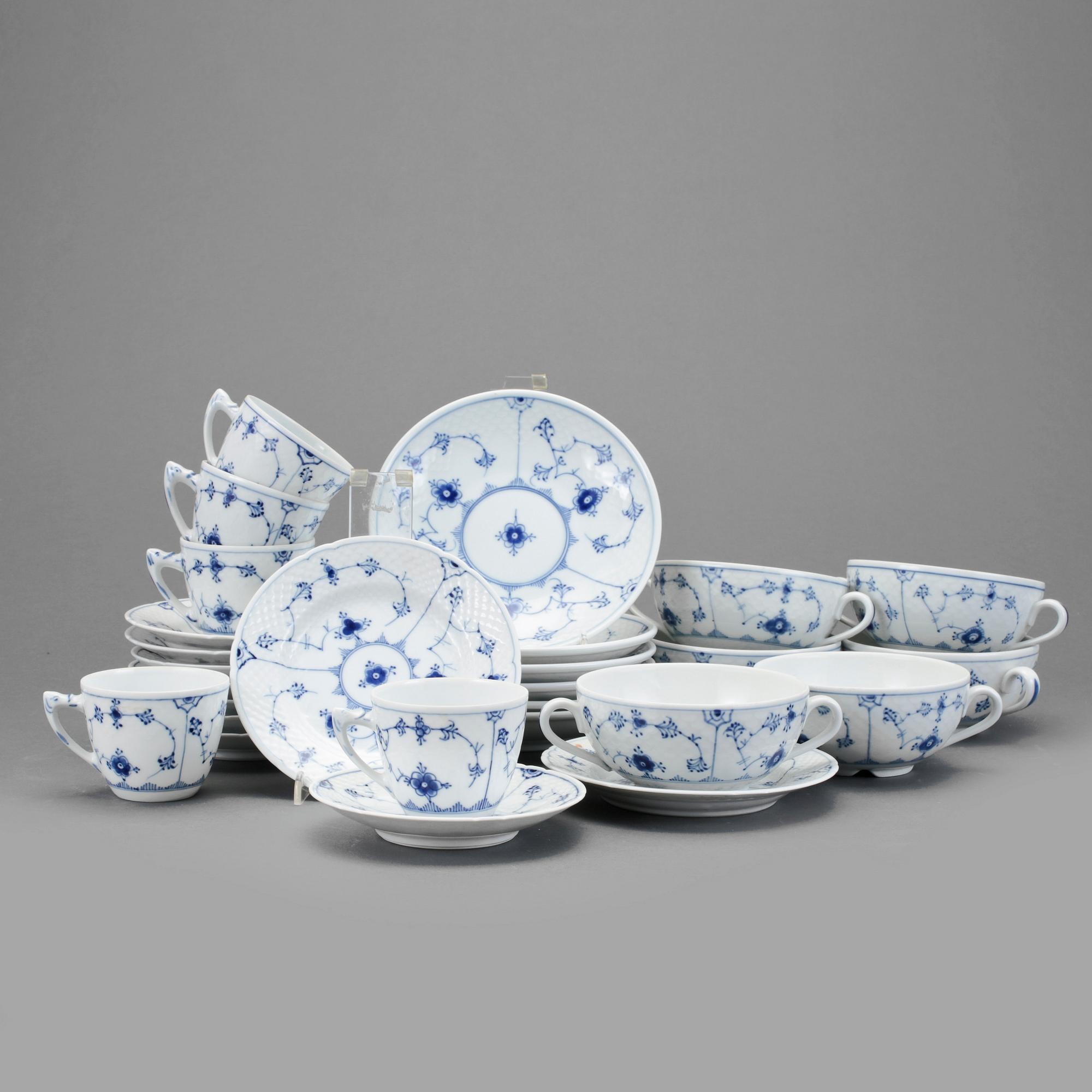 SERVIS, 27 delar, porslin, "Musselmalet", Bing & Gröndahl, Danmark.