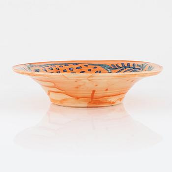 Ulrica Hydman-Vallien, a signed bowl.
