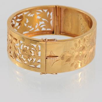 ARMRING, 18K guld. Vikt 45,1 gram.